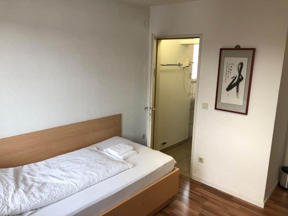 Hotel Kriftelerhof Экстерьер фото