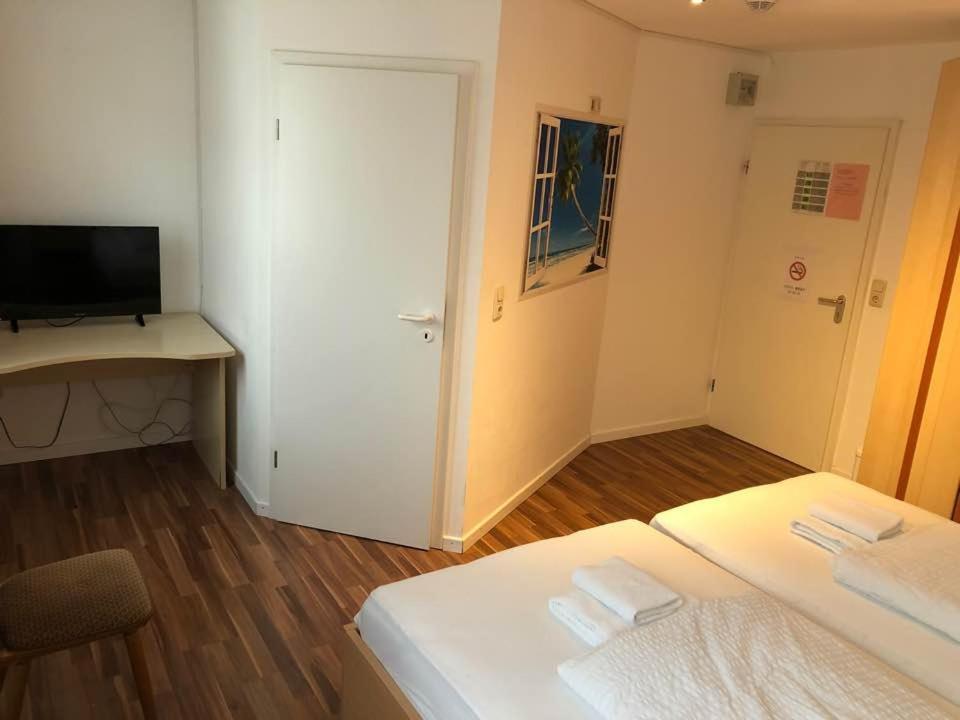 Hotel Kriftelerhof Экстерьер фото
