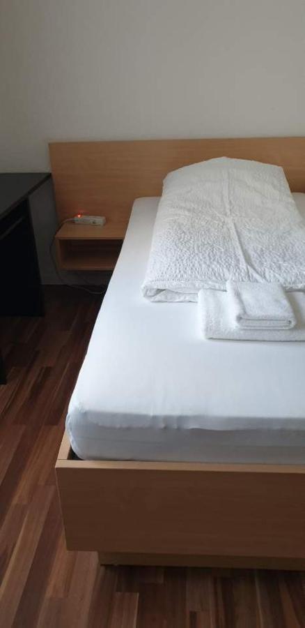 Hotel Kriftelerhof Экстерьер фото